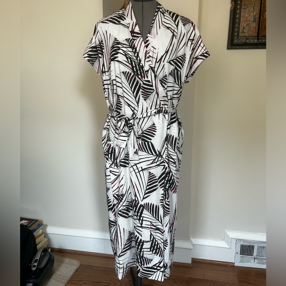 LIKE NEW WHYRED Printed Dress